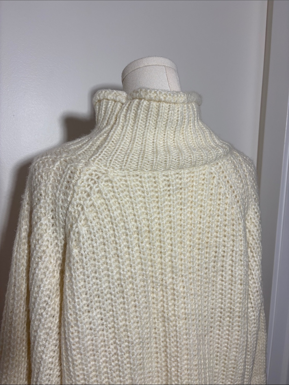 POL Chunky Knit Sweater - Picture 7 of 8